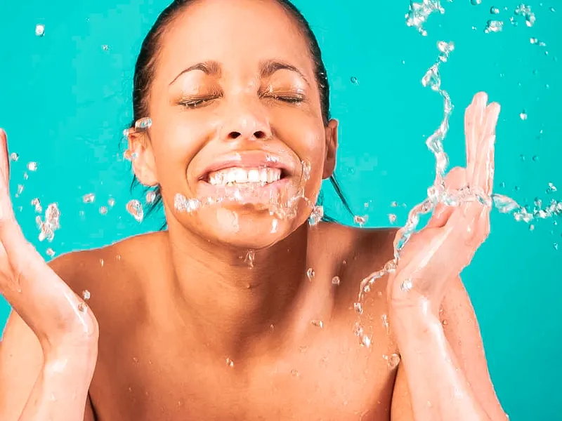 Hot or cold water to wash your face? What dermatology actually recommends