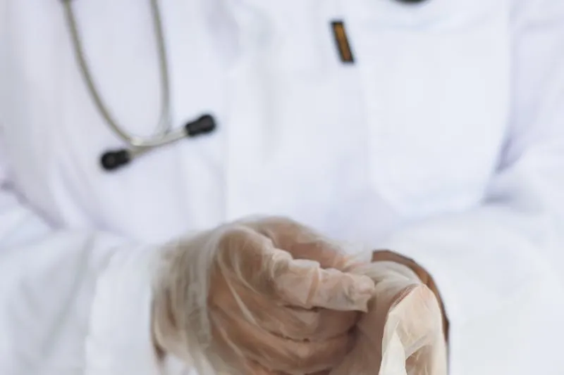 Illustration of the female hormonal cycle and its impact on mood