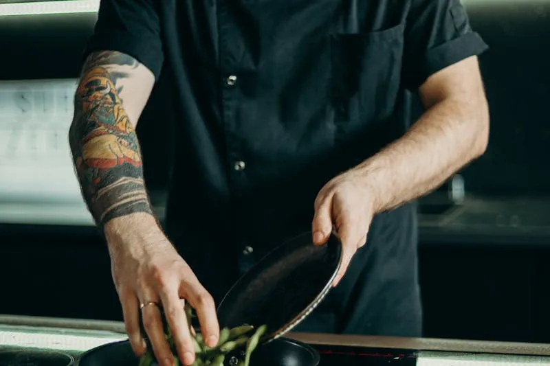 Low-temperature sous vide cooking in a water bath