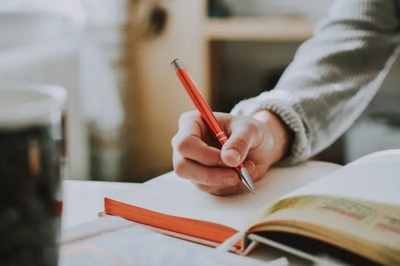 Bullet journal and creative journalling — planning, illustration, lettering