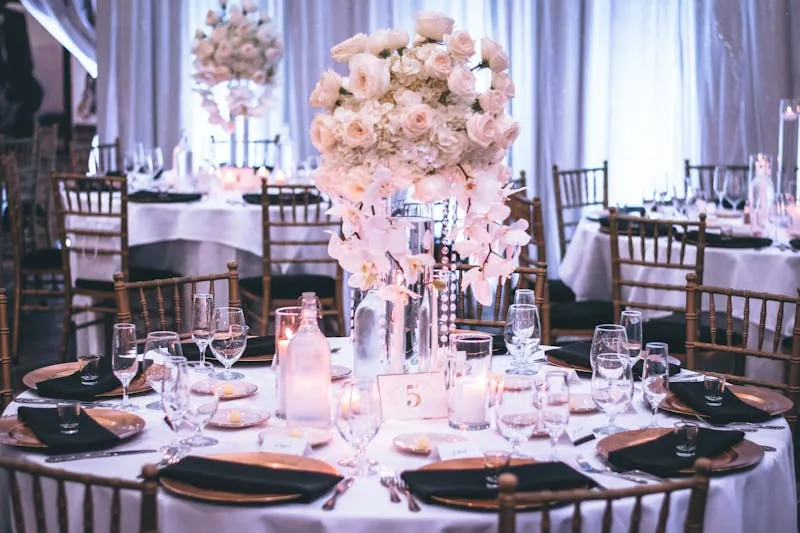 Wedding Vendors: How to Choose & Negotiate Prices