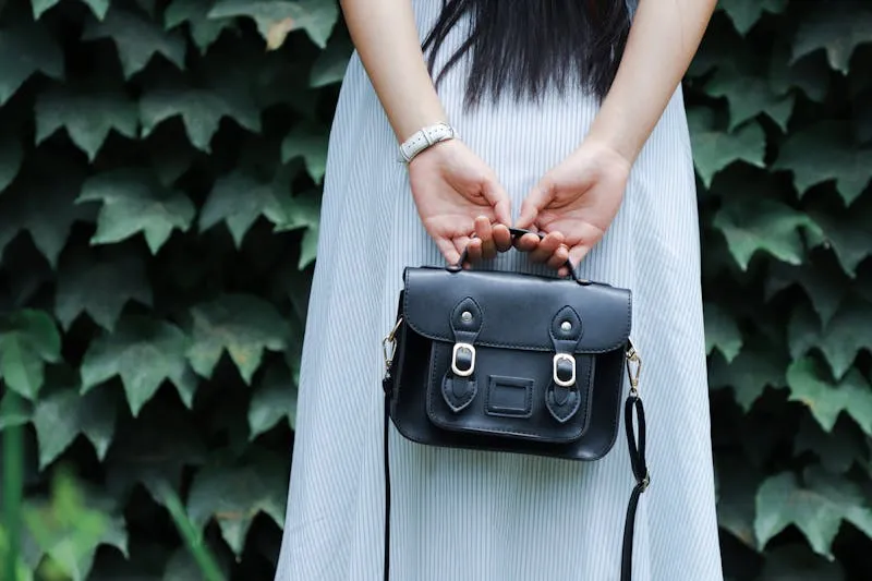 It-Bags: The Story Behind Fashion's Most Legendary Handbags