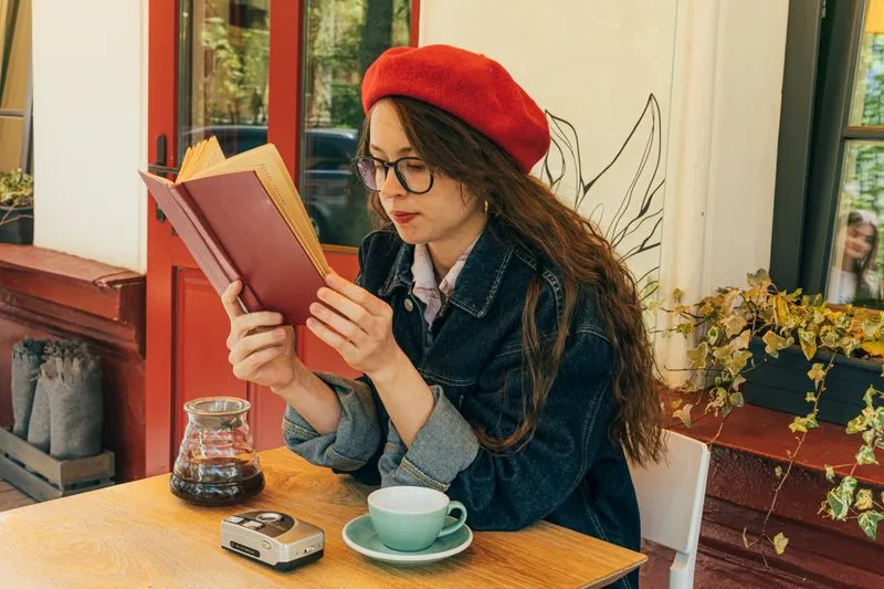 Going Out Solo: The Guide to Daring & Fully Enjoying It
